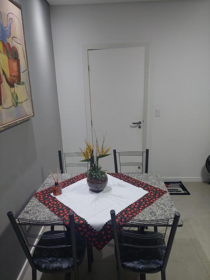 Otimo Apartamento Sobreloja Com Wifi E Estacionamento Incluso Maringa Ngoại thất bức ảnh